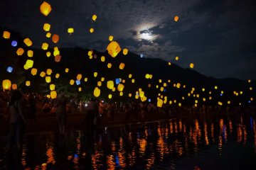 Lake Towada Sky Lantern Festival