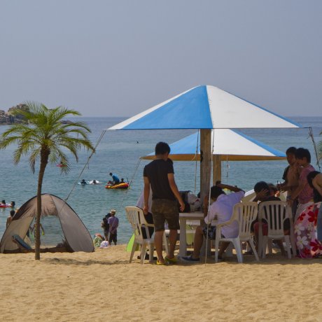 Chill at Keya Beach Chill at Keya Beach