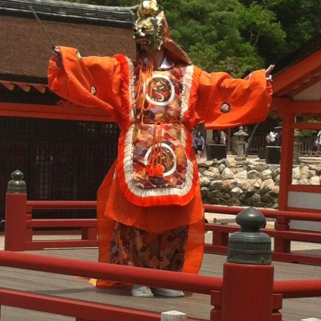 Bugaku at Itsukushima Shrine Bugaku at Itsukushima Shrine