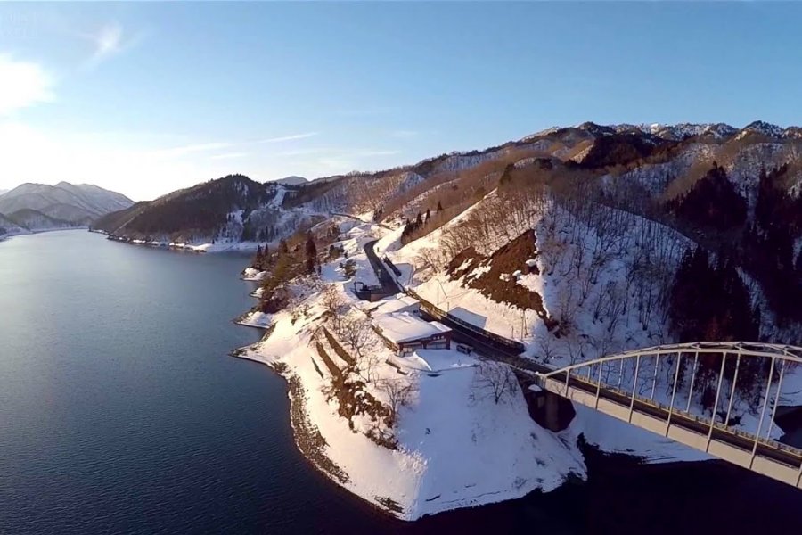 Fukui's Lake Kuzuryu in Winter