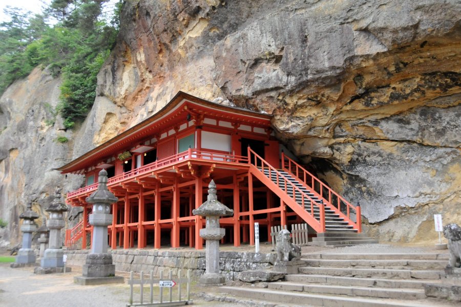 Hiraizumi Takkoku-no-Iwaya Temple
