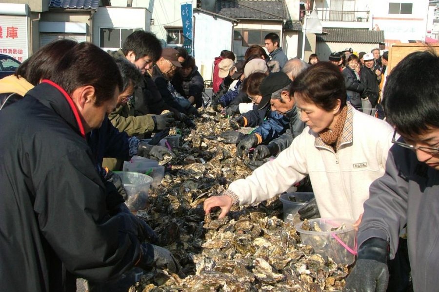 Hinase and Mushiage Oyster Markets