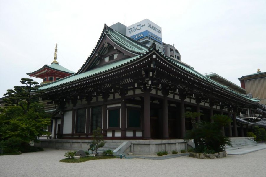 Tochoji Temple in Hakata 