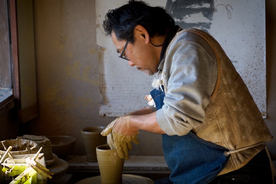 Meet a Traditional Japanese Pottery Craftsman