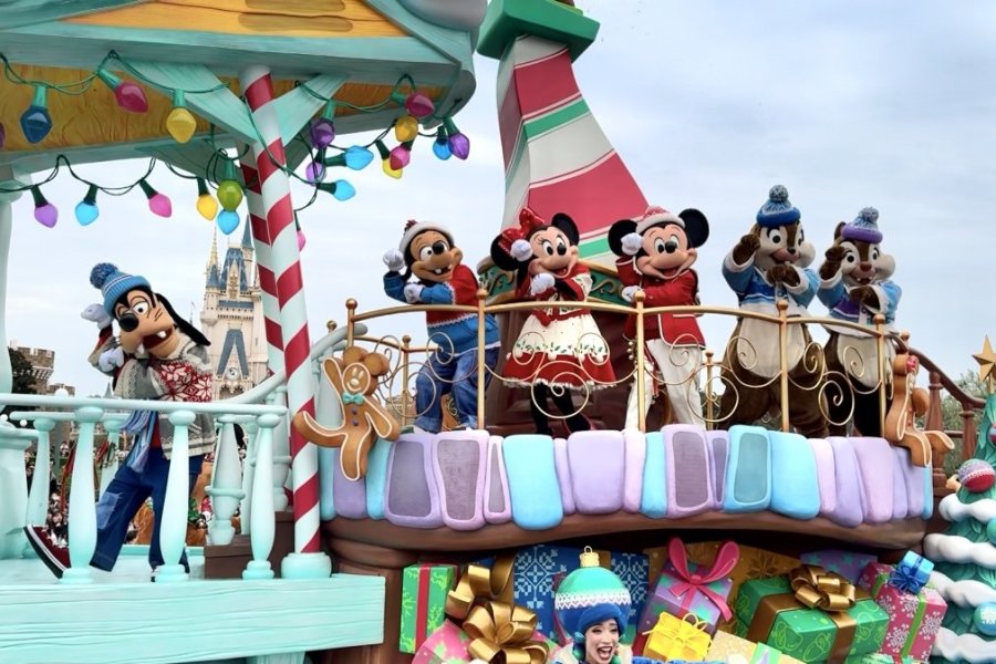 Tokyo Disney Resort Christmas 2024