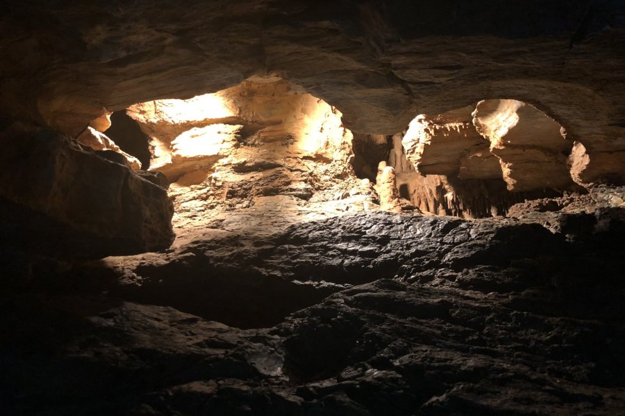 Exploring the Ryūgashidō Cavern