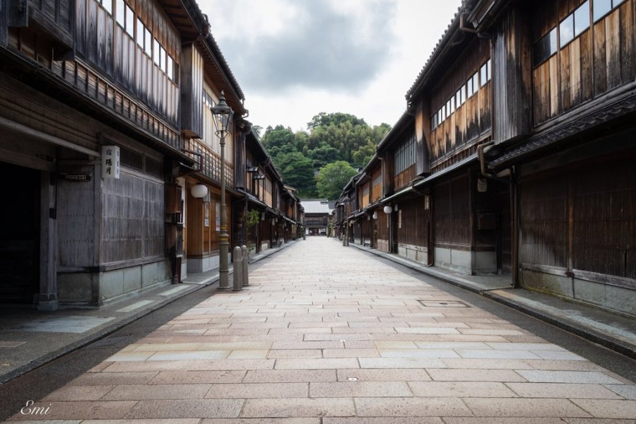 Discover Kanazawa: A Golden Journey