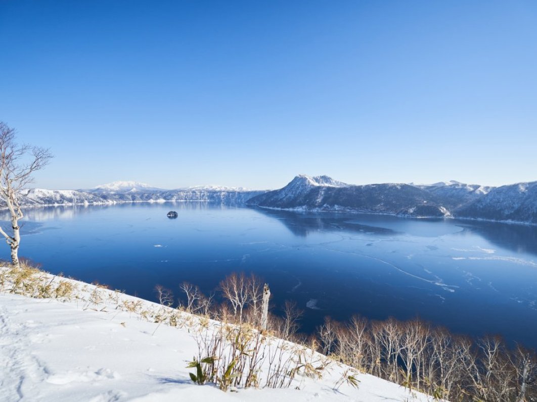 Lake Mashu in winter